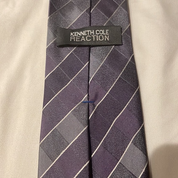 Kenneth Cole Reaction Tie - Picture 4 of 5